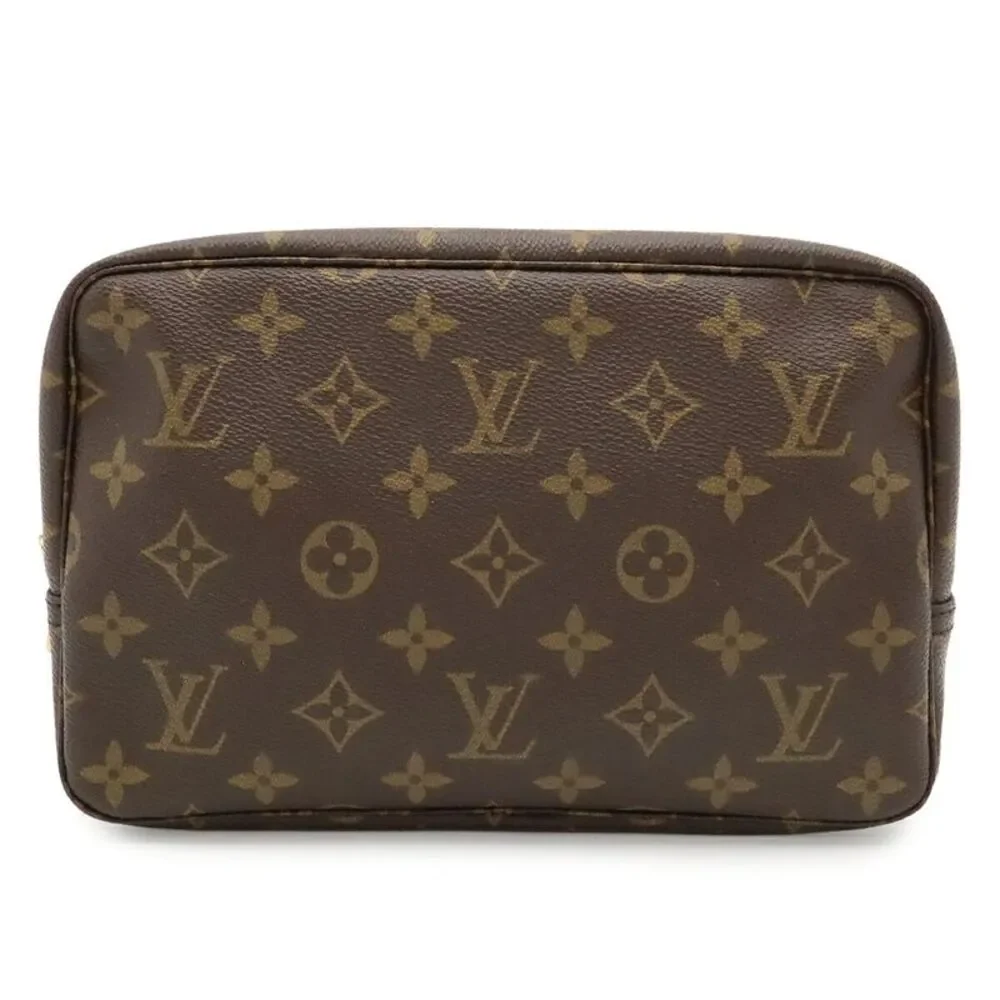 Louis Vuitton Trousse Toilette 23